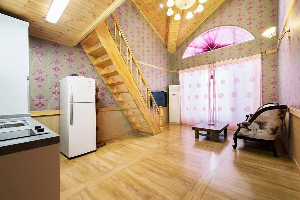 Room (Guk)