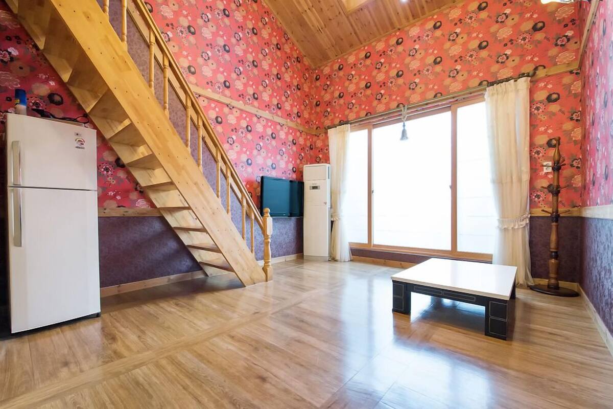 Room (Juk)