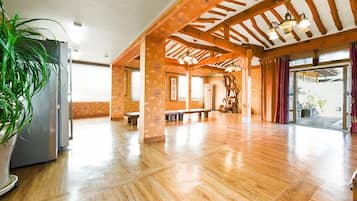Phòng (Suite Korean style house)