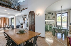 تناول الطعام