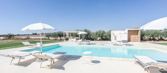 Amazing home in Rosolini with private swimming pool, can be inside or outside