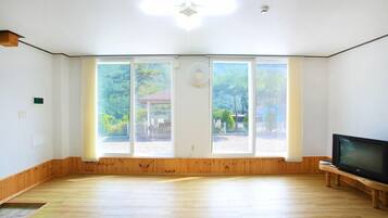 Room (Lark room) | Living room | Heated floors