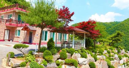 Jihees House