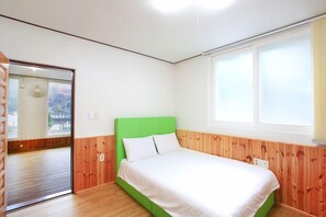 Room (Sparrow room) | Individually decorated, individually furnished