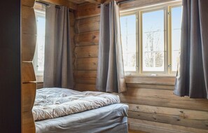 6 室のベッドルーム、旅行用ベビーベッド、WiFi (無料)