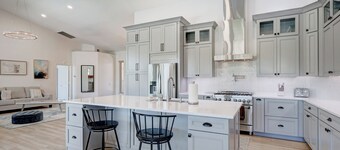 A Luxurious Waterfront Home awaits you!