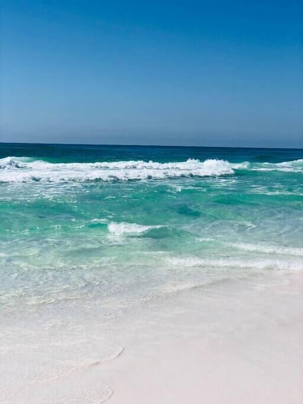 Beach towels - "Sandy Stroll" | 7 BR | Private Pool | 6 Seater Cart (Miramar Beach)