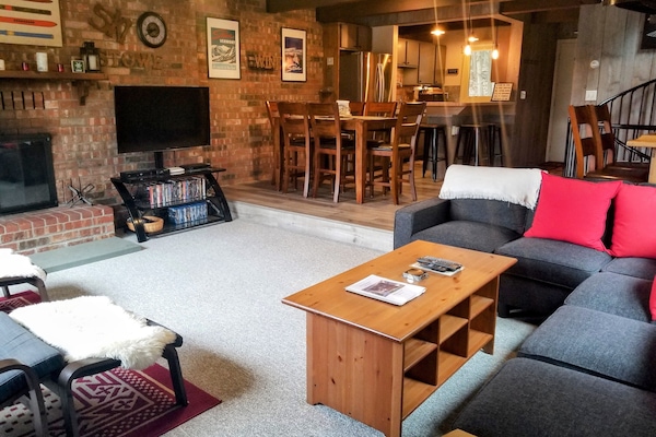 Welcome to your home away from home
Lots of space to dine, unwind & relax