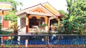 Unclassified image, 2 of 102, button - Ban Elephant Blanc Bungalow (Karon)