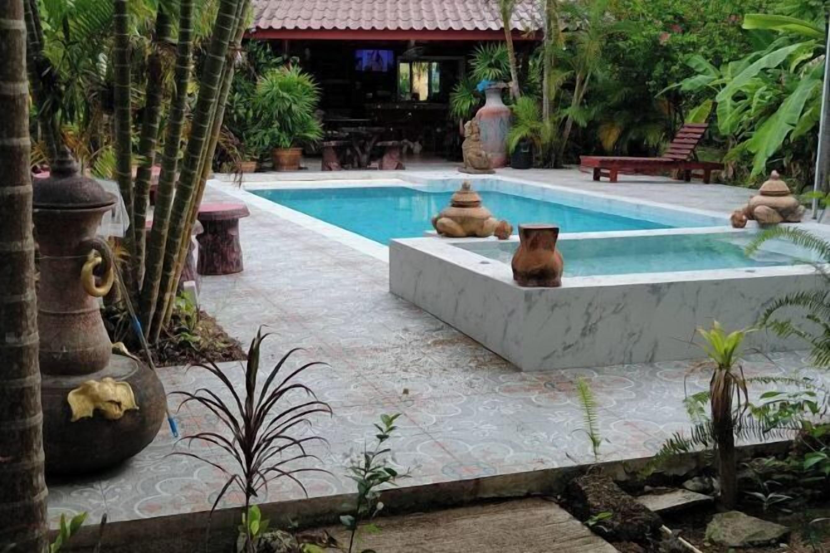 Skrivebord, wi-fi (inkludert) og sengetøy