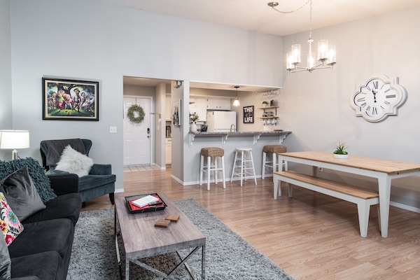 Televisor intel·ligent, videojocs, reproductor de DVD i llibres