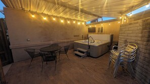 Outdoor dining - 5 Bed UPDATED Home - Hot Tub, Fire Pits, Games, Bring the Whole Crew! Sleeps 14 (Tucson)