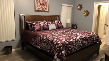 3 habitaciones, escritorio, tabla de planchar con plancha y wifi gratis