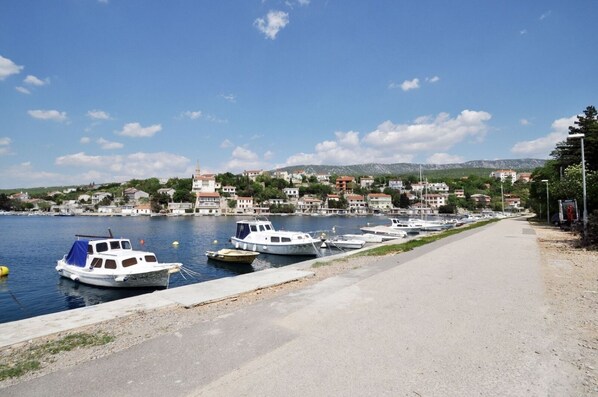 Marina - Apartment in Jadranovo with Seaview, Terrace, Air condition, WIFI (4881-1) (Jadranovo)