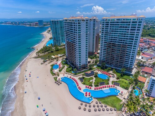 Grand Venetian Puerto Vallarta Beachfront Condo 