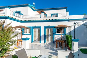 Outdoor dining - Akis Villa (Corfu)