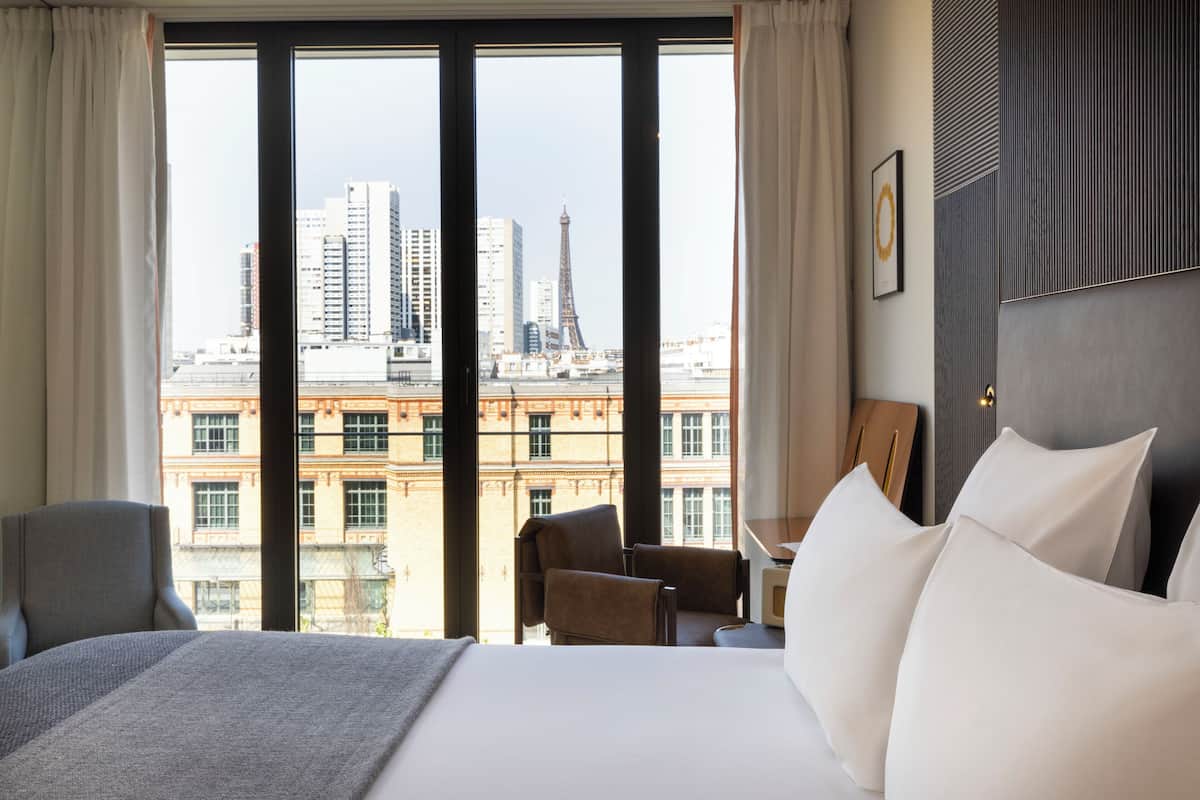 Deluxe Double Room (Grise vue Tour Eiffel) | 1 bilik tidur, peralatan tempat tidur premium, tilam berlapik, bar mini