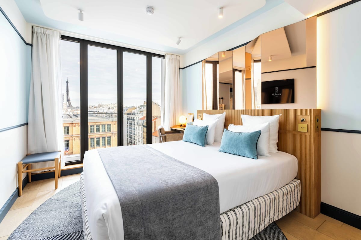Deluxe Double Room (Bleue vue Tour Eiffel) | Premium bedding, pillow-top beds, minibar, in-room safe