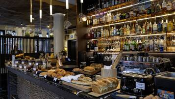 Esmorzar diari d'estil bufet (25 EUR per persona)