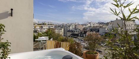 Suite – panorama (Terrasse et Jacuzzi) | Terrasse/patio