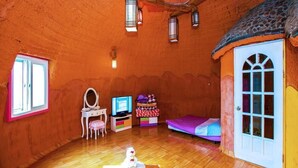 Rum (Mud jar Room)