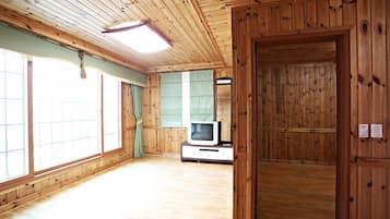 Room (Stone 2) | Individually decorated, individually furnished