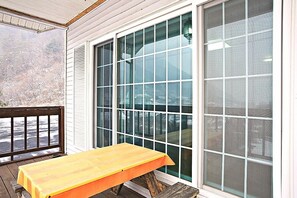 ห้องพัก (Moe 1) | ระเบียง