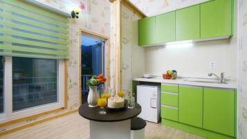 Room (Happy Green) | Individually decorated, individually furnished