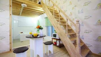 Room (Happy Green) | Private kitchen