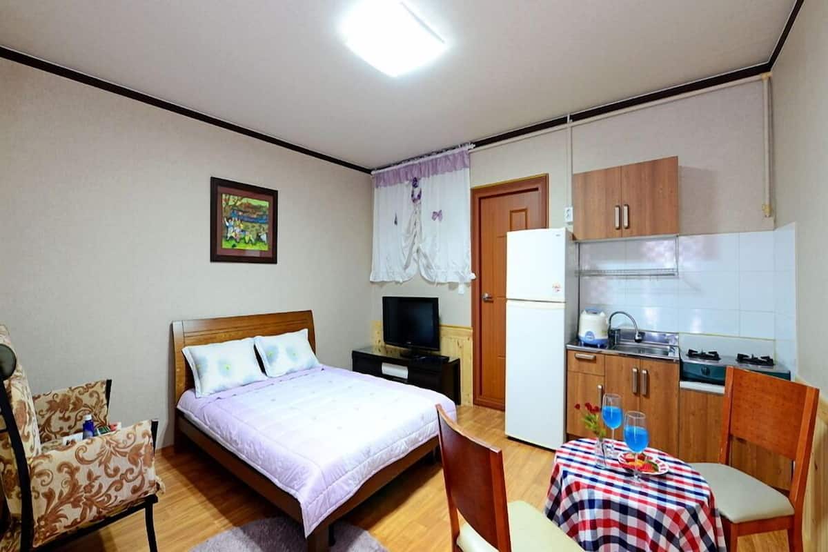 Room (Annex102)