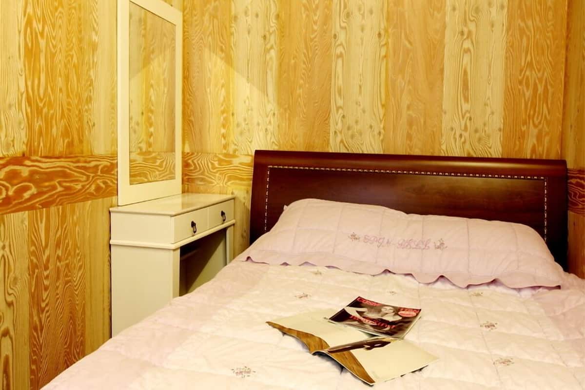 Room (Annex106)