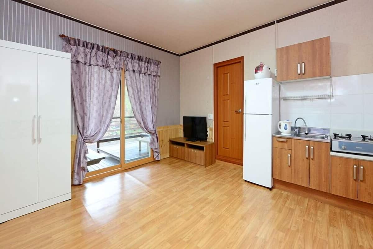 Room (Annex101)