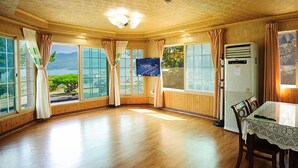 Room (Sunrising) | Living room - Sunrise Pension (Namhae)