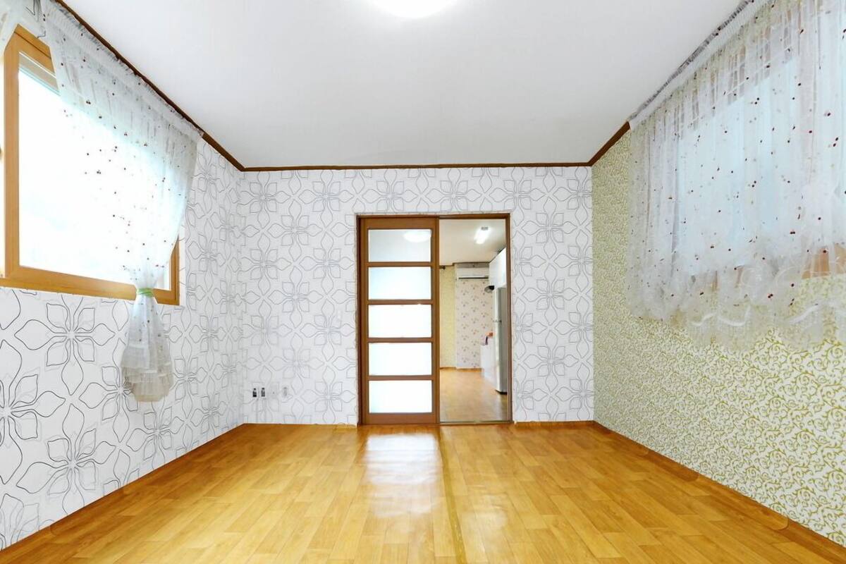 Room (Poem and Praise) | Individually decorated, individually furnished