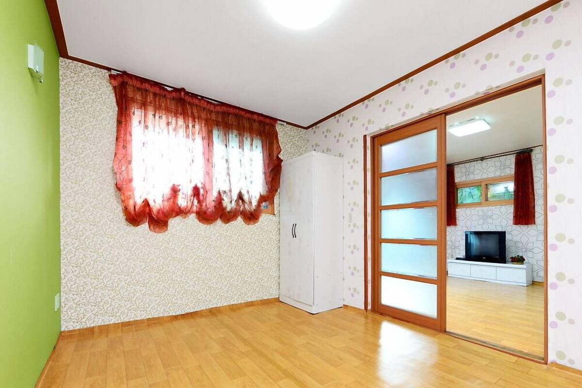 Room (Hermon"s Dew) | Individually decorated, individually furnished