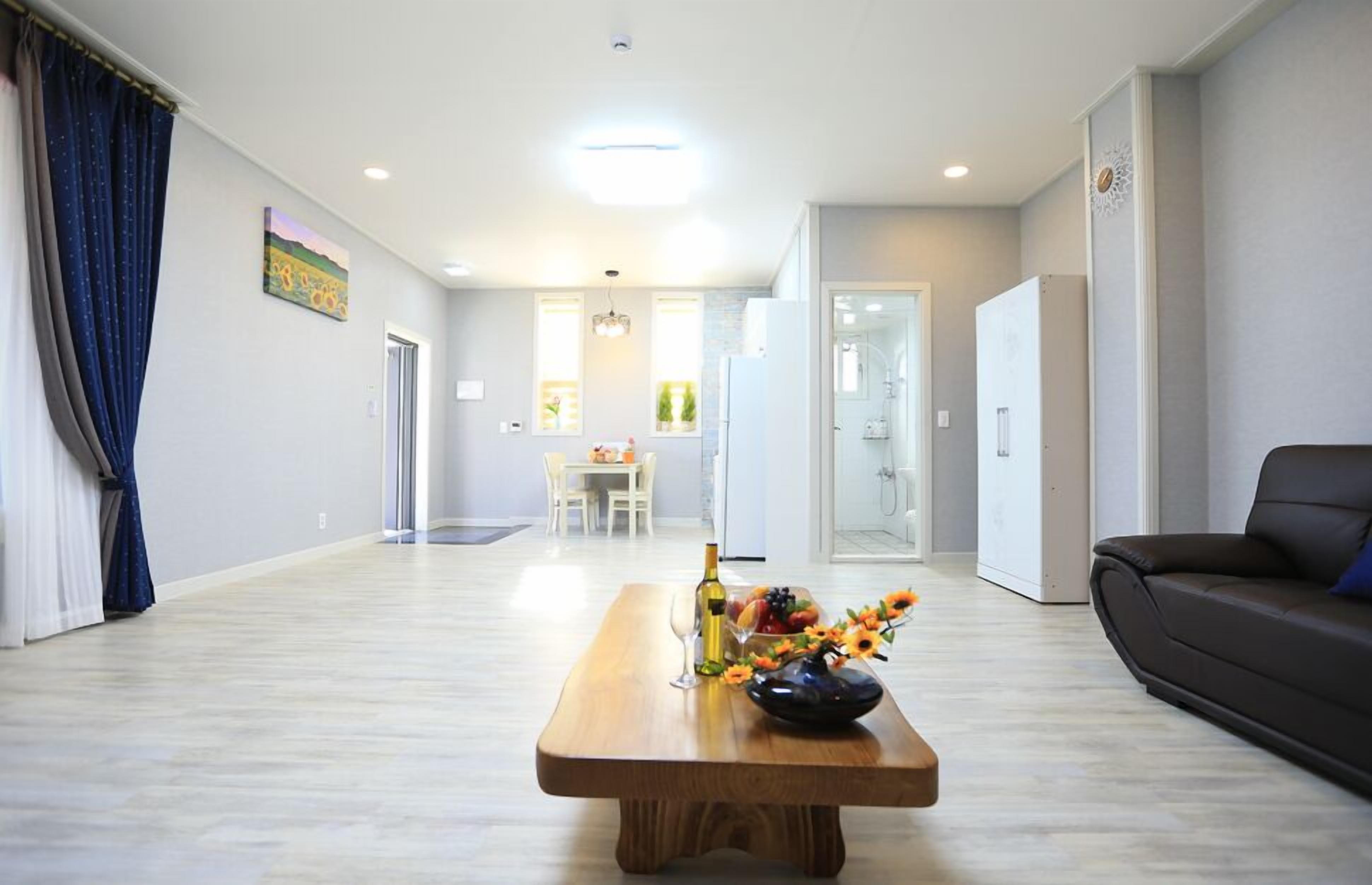 Kamar (101(Group room))