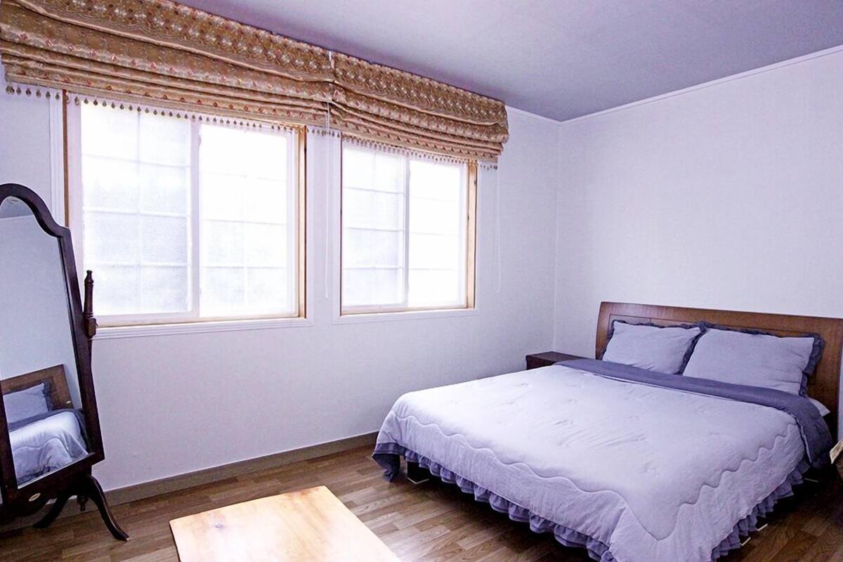 Room (Maedeup Dal)