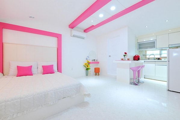 Room (Lavin3)