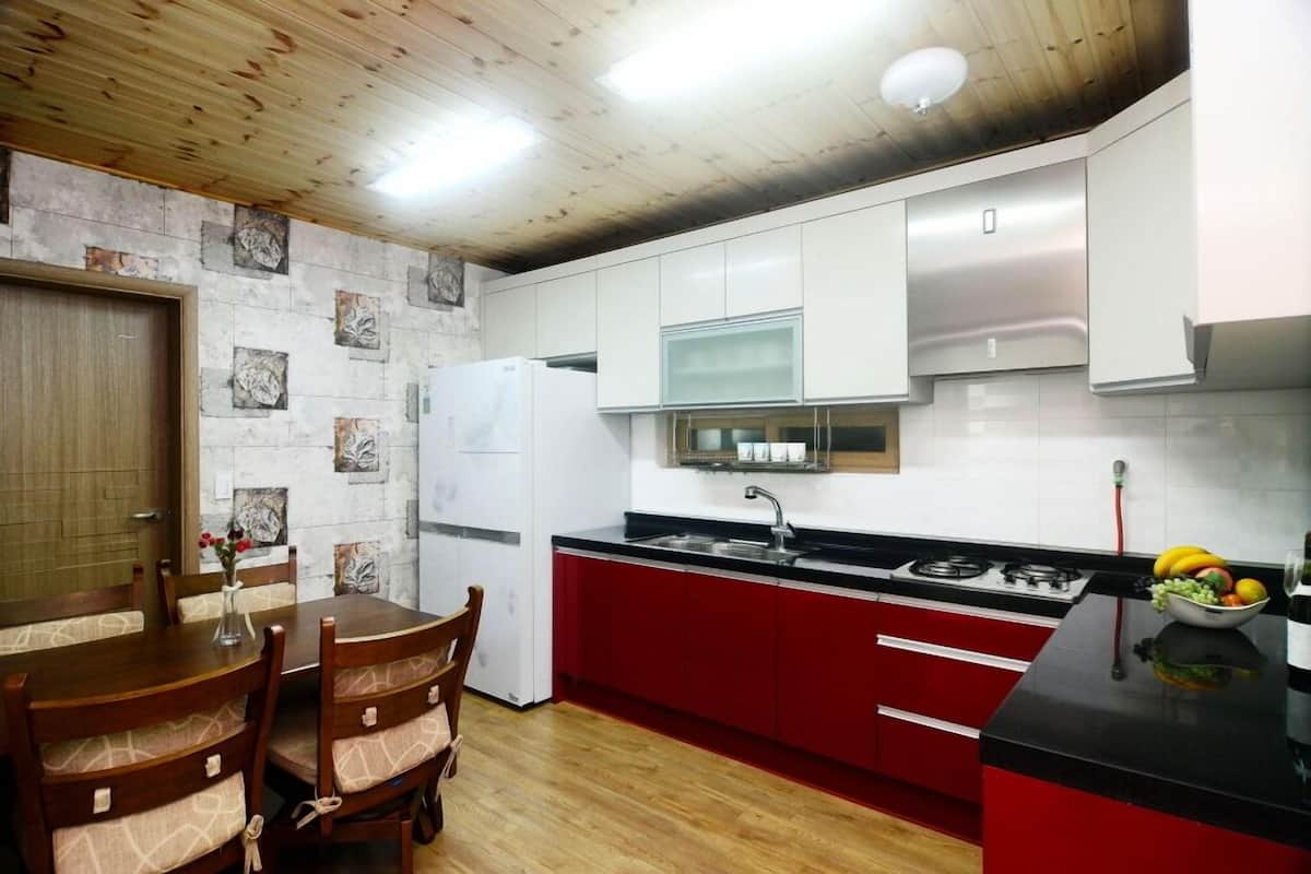 Room (Villa house)