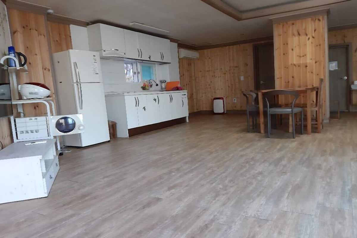 Room (Bright garden(White))