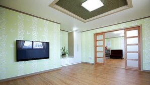 Room (Webfoot octopus) | 5 bedrooms - Seaside Village (Incheon)
