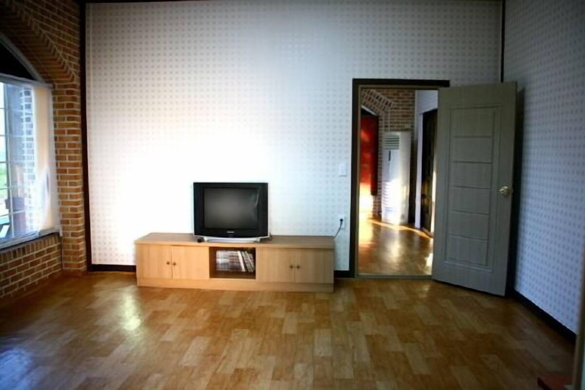 Room (Shell) | 5 bedrooms