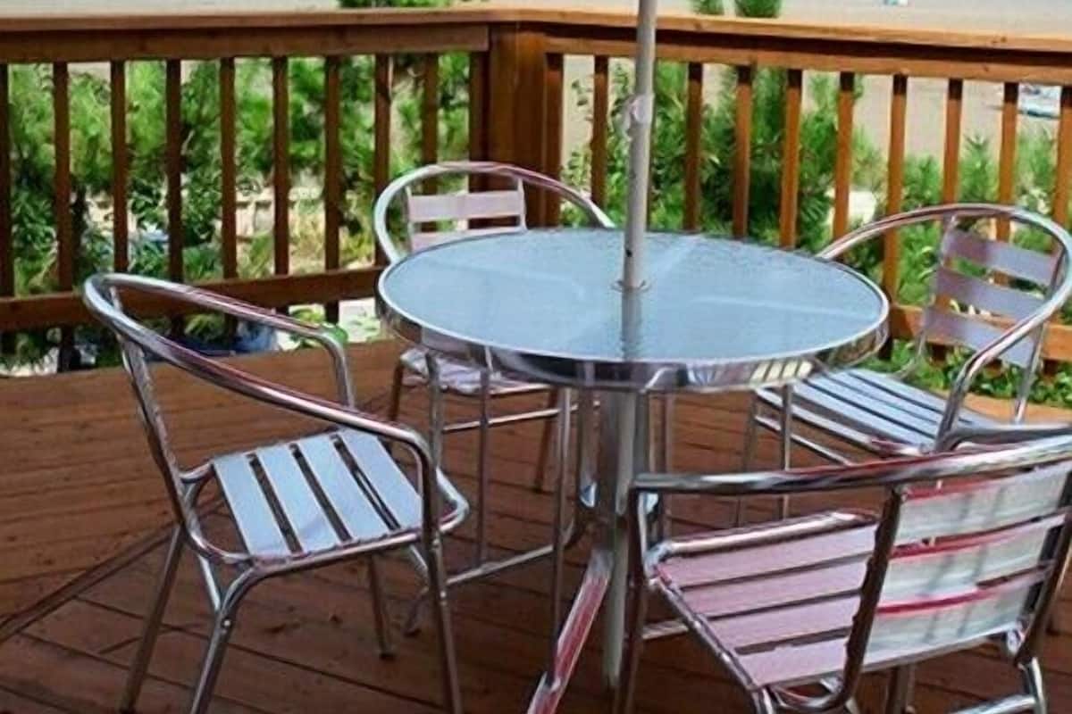 Room (cafe au lait) | Individually decorated, individually furnished