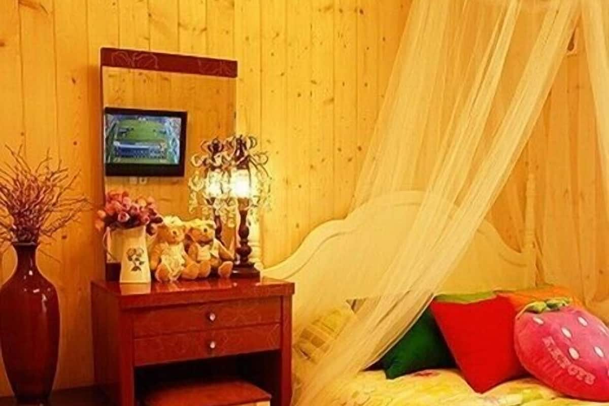 Room (Santos) | Individually decorated, individually furnished