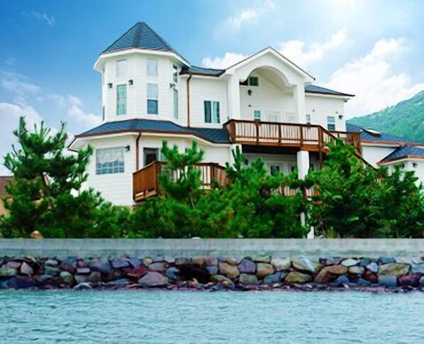 Exterior - Sea Travel (Buan)