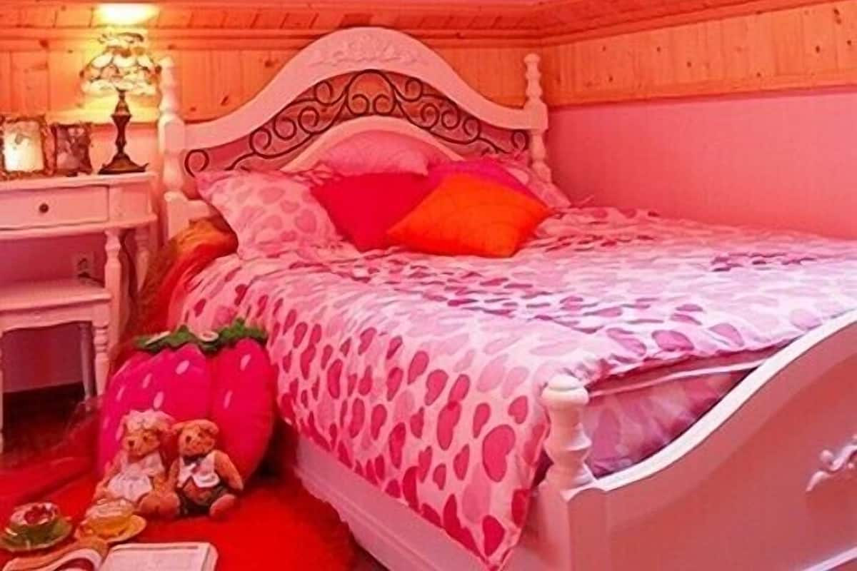 Room (Espresso) | Individually decorated, individually furnished