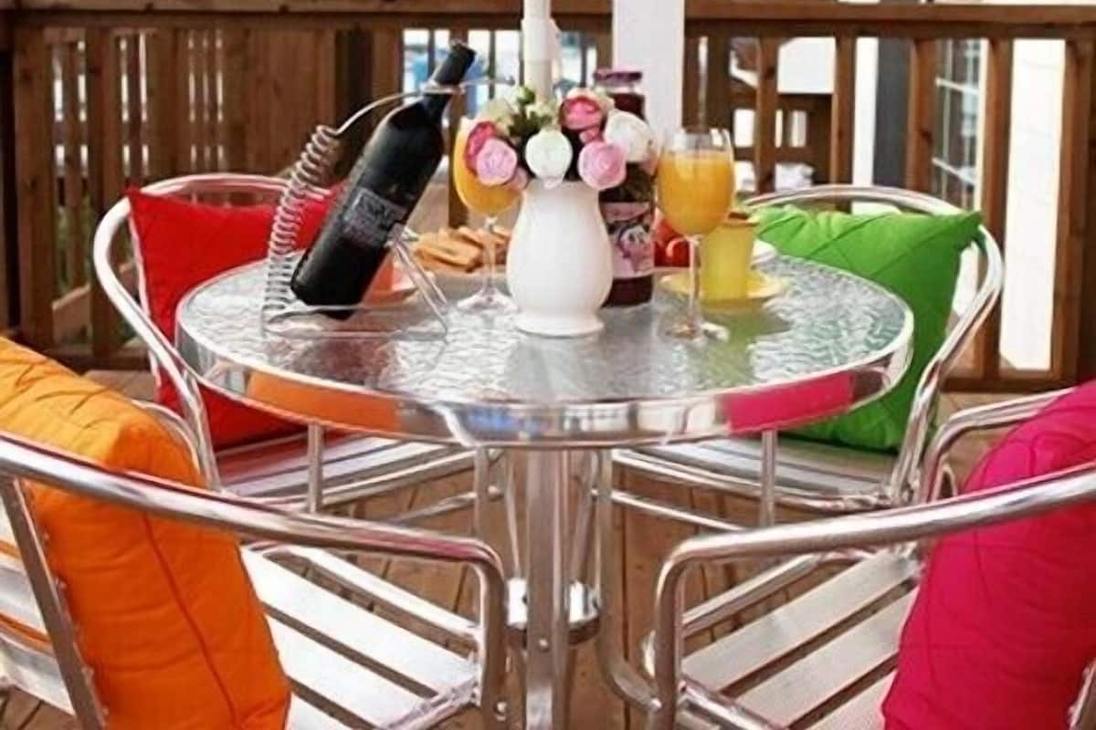 Room (Espresso) | Individually decorated, individually furnished