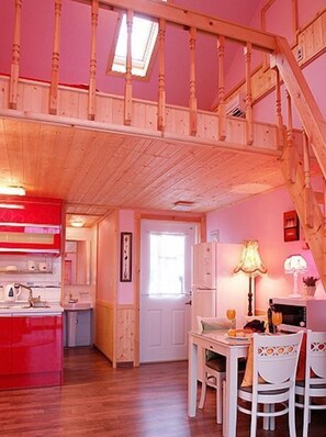 Individually decorated, individually furnished - Sea Travel (Buan)