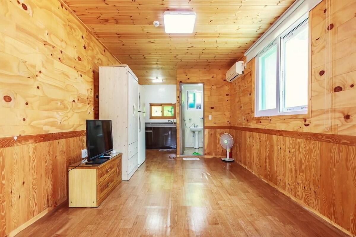 6 bedrooms