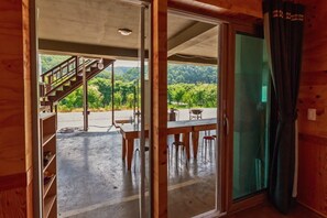 6 bedrooms - Across the Dotted Line (Wonju)